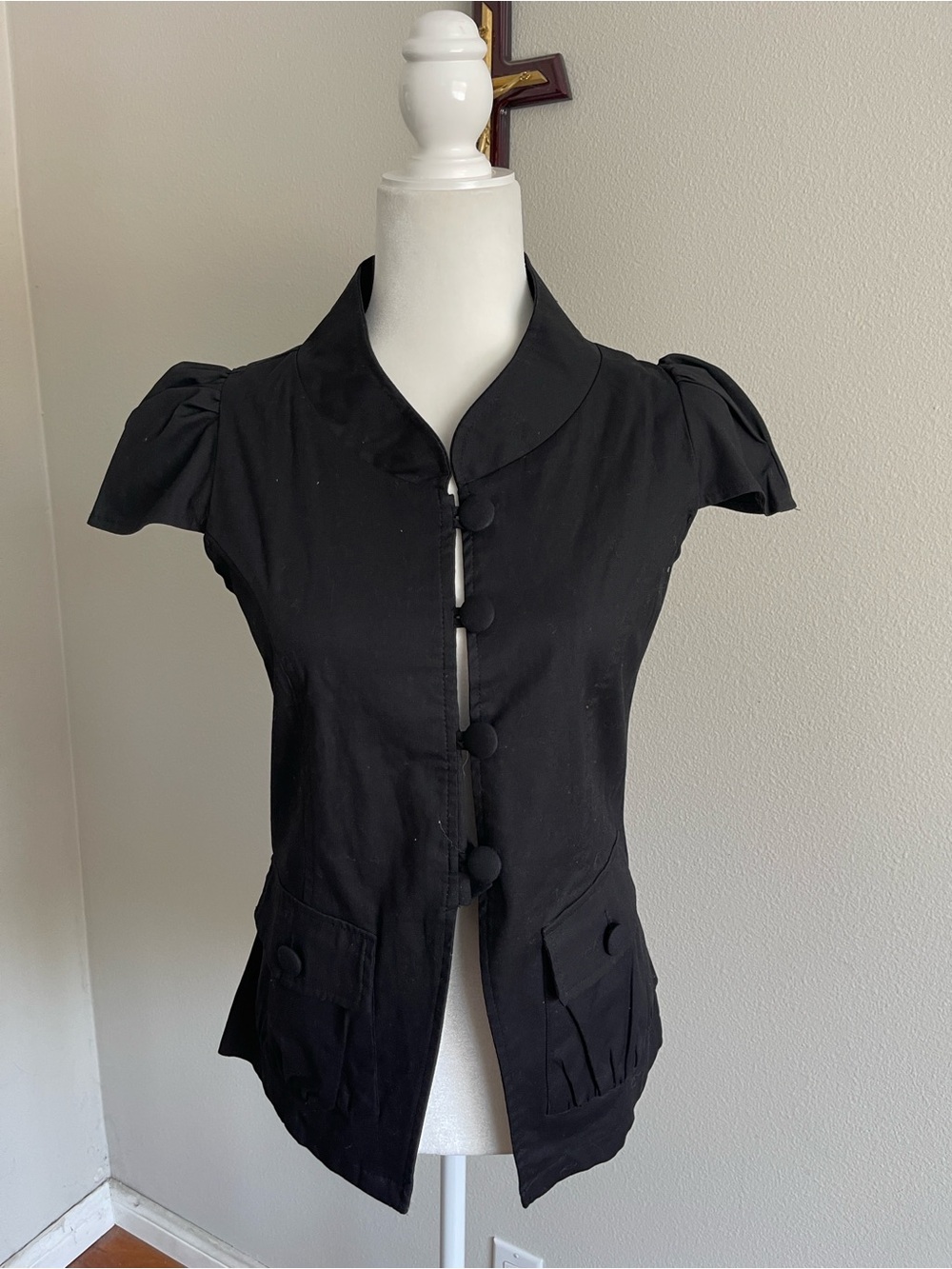 Women's Black Short-Sleeve Button-Front Mandarin Shirt